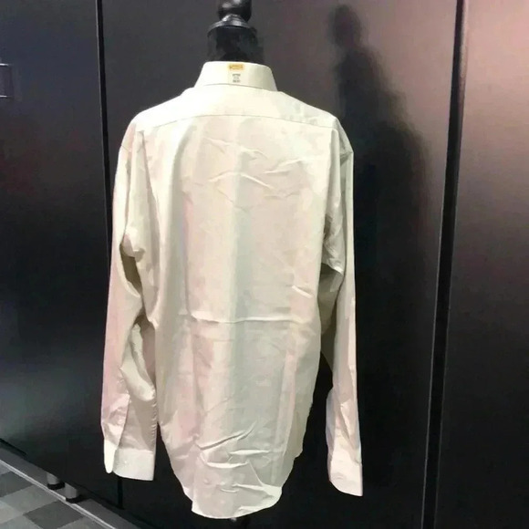 Arrow Fitted Wrinkle free sateen, cotton polyester shirt, Ivory, size 17.5 36/37 - Picture 6 of 7